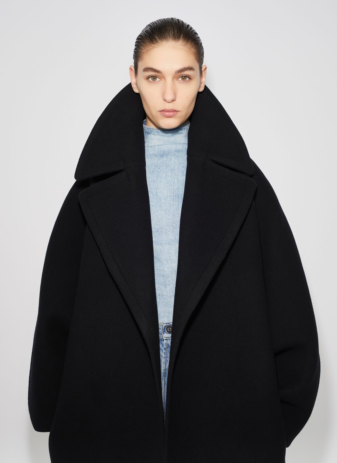 MANTEAU LONG EN LAINE ALAÏA MANTEAU LONG EN LAINE NOIR